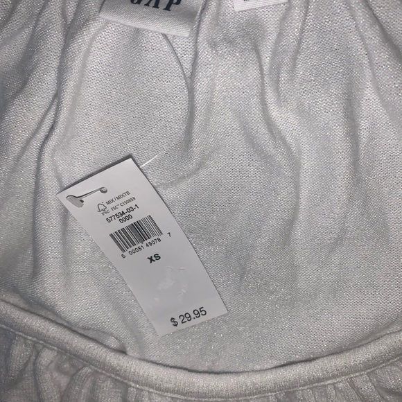 GAP top - Picture 2 of 2